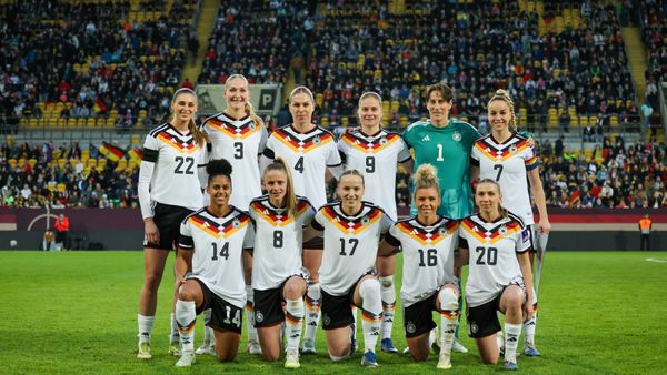 "Bin gespannt": DFB-Frauen müssen auf Kunstrasen bestehen