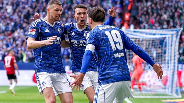 Erst Tor, dann Rot: Schalker Schock nach Dzeko-Platzverweis