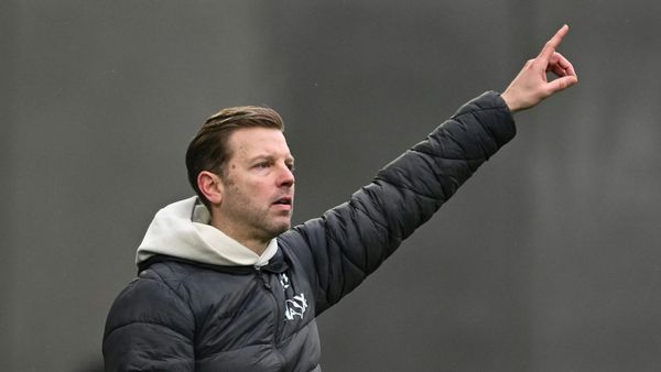 Dank KI: Kohfeldts "schreckliche" Ansprache auf Japanisch