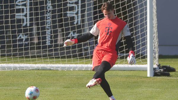 Torhüter Urbig zurück im Bayern-Training