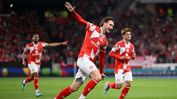Frühe Traumtore: Mainz stößt Tür ins Halbfinale weit auf