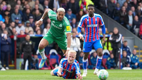 Elfmeter in der Nachspielzeit: Newcastle verliert nach Führung