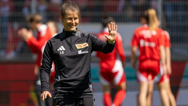 DFB-Frauen freuen sich mit Eta: "Ein großes Vorbild"