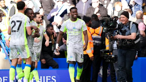 Patzer genutzt: ManCity schlägt Chelsea und holt auf