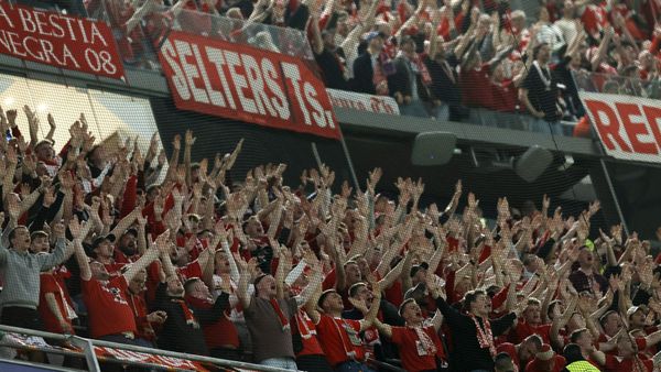 FC Bayern: Dreesen kritisiert spanische Polizei