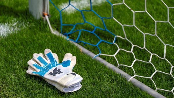 Spanischer Fünftligist stellt 70-Jährigen ins Tor