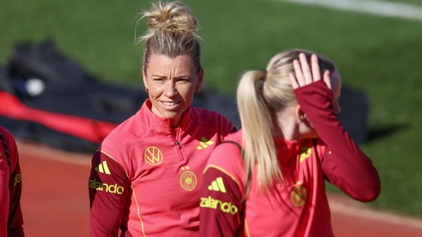 DFB-Frauen: Dallmann kurzfristig abgereist