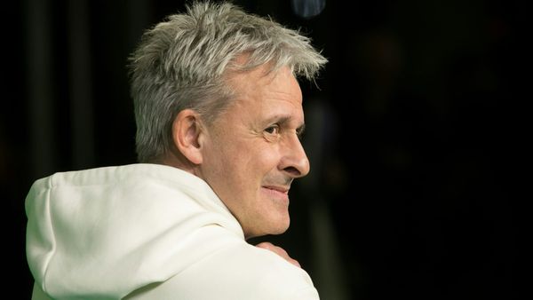 "Ich mag Herausforderungen": Littbarski feiert Theater-Premiere