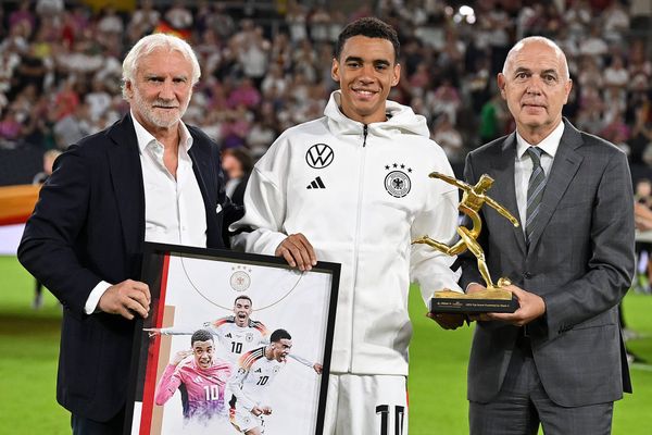 Rudi Völlers Altersgrenze: Für junge Spieler mit Migrationshintergrund wäre das fatal