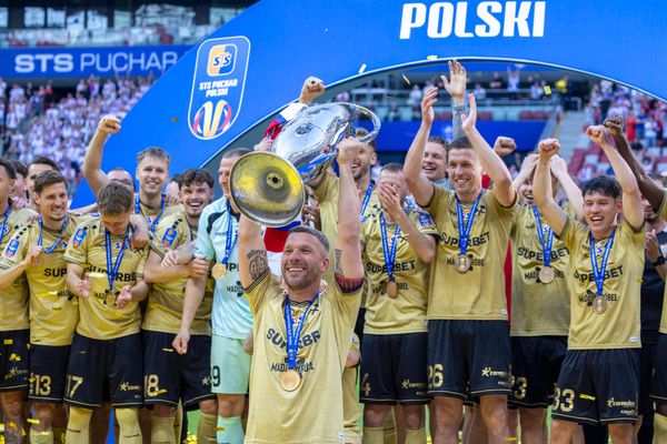 Erster Pokalsieg seit 1972! Podolski und der perfekte Moment zum Aufhören