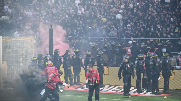 Chaotisches Saisonende in Nantes: Spielabbruch nach 22 Minuten
