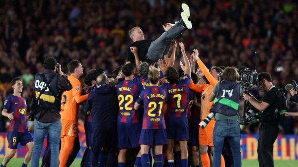 "Unsere Zukunft hat einen Namen": Flick verlängert bei Barca