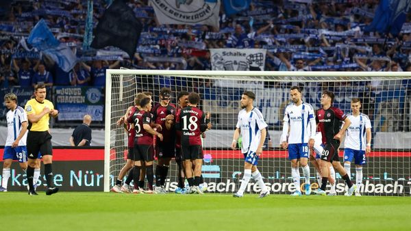Nach Aufstiegsparty: Schalke chancenlos in Nürnberg