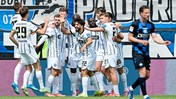 Elversberg überrollt Paderborn - und macht Schalke zum Meister