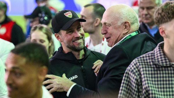Familientreffen im Pokalfinale: Dieter Hoeneß hält zum Sohn