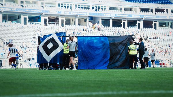 HSV-Verteidigerin Doucoure bricht zusammen: "Alle geschockt"