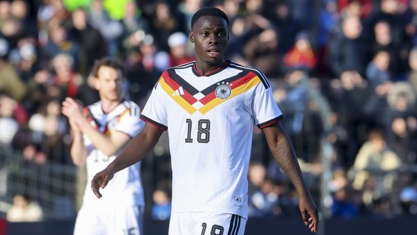 HSV holt Amoako als ersten Neuzugang