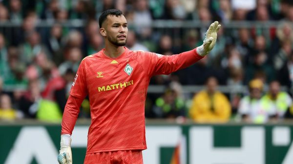 SC Freiburg holt Torhüter Backhaus aus Bremen