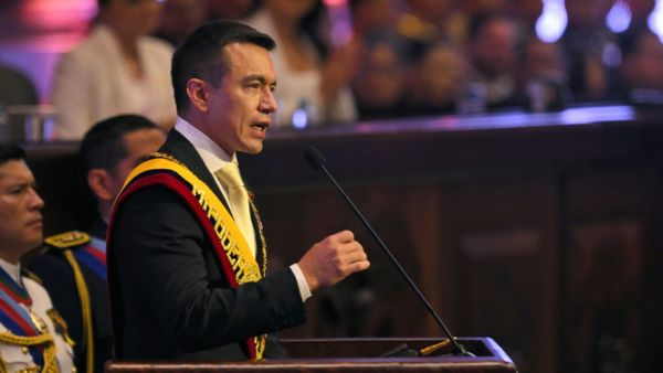 Während WM: Ecuadorianischer Präsident senkt Bierpreise