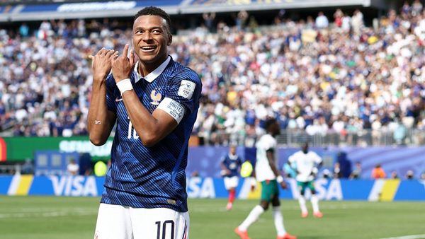Mit Rekordmann Mbappé: Frankreich holt Arbeitssieg zum Start