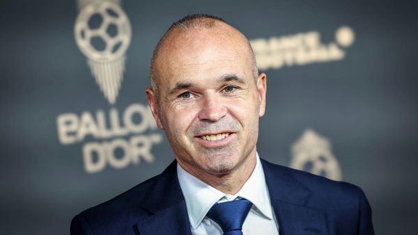 In Dubai: Iniesta gibt Trainerdebüt