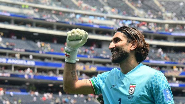 "Verdanken ihm einen Punkt": Irans Beiranvand begeistert