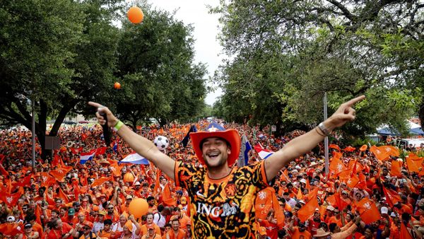 30.000 beim Fanmarsch: Oranje stimmt sich auf Spiel zwei ein