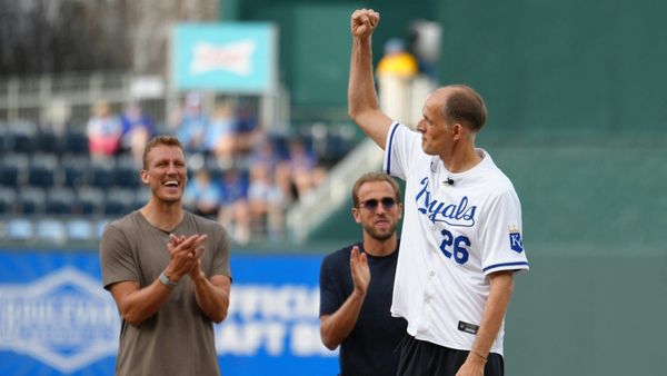 Große Ehre: Tuchel wirft First Pitch bei Baseball-Spiel