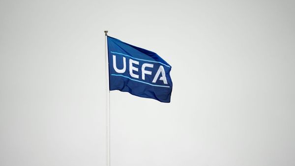 Wie reagiert die UEFA auf die Pläne der FIFA?