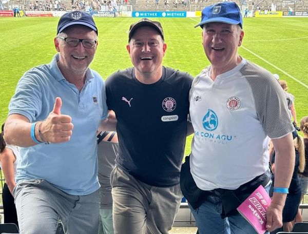 Bitte mehr davon: Bei Jubiläen zeigt der Fußball Gemeinschaft