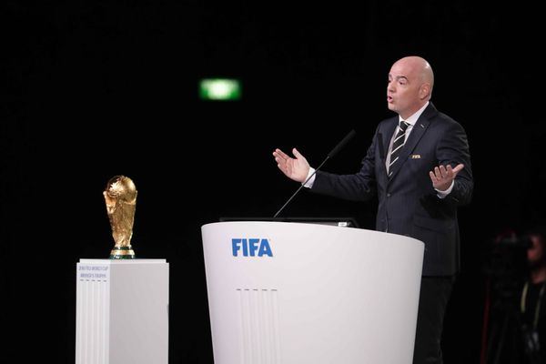 44 Abgeordnete stellen Infantino: Die FIFA baut Russland eine Rampe