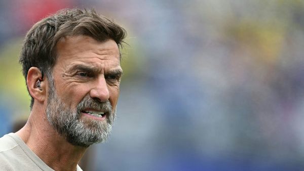 Klopp: "Unsere Kurve" warnt vor "Kniefall vor dem Kapital"