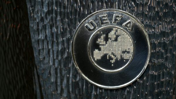 UEFA und Verbände einigen sich auf Übernahme von FIFA-Regeln