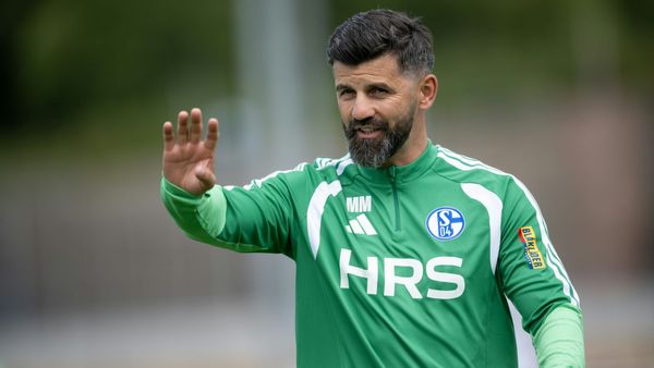 "Schichtbeginn" auf Schalke: Start in die "XXL-Herausforderung"
