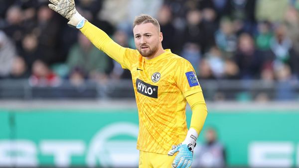 "Sehr stolz": Keeper Kristof verlängert in Elversberg