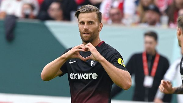 Tor mit Herz: Lucas Höler nach seinem Führungstreffer