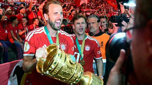 Harry Kane nach dem Gewinn des DFB-Pokals im Mai