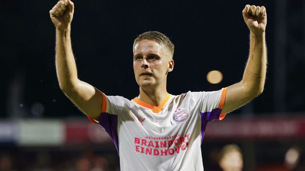 Joey Veerman im PSV-Trikot