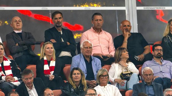Kosicke (o.r.) mit Klopp (o., 2.v.l.) in München