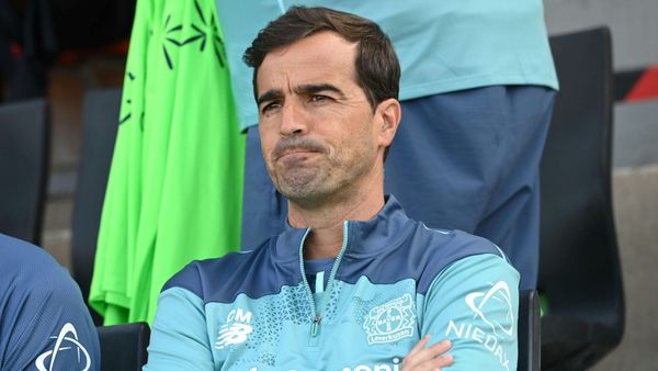 Bayer-Trainer Carles Martinez