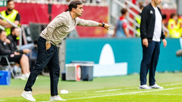 Akribisch an der Seitenlinie: Bayer-Trainer Martinez