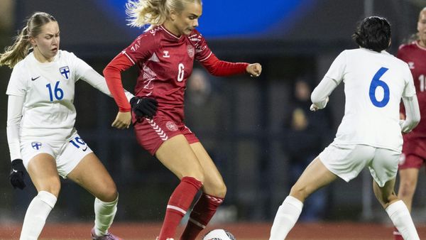 Sofie Lundgaard (Mitte) im Einsatz für Dänemarks U23