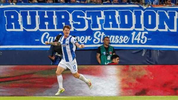 Berlins Sebastian Grönnung bejubelt seinen Treffer