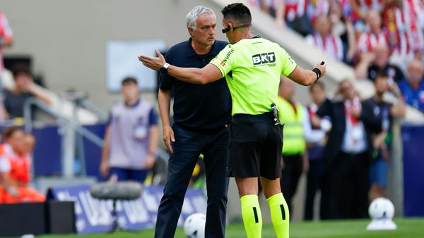 Mourinho (l.) im Gespräch mit Miguel Ángel Ortiz Arias