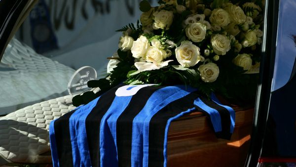 Das legendäre Inter-Trikot auf Mazzolas Sarg