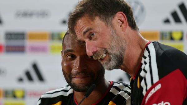 Witzig: Jürgen Klopp (r.) und Jonathan Tah