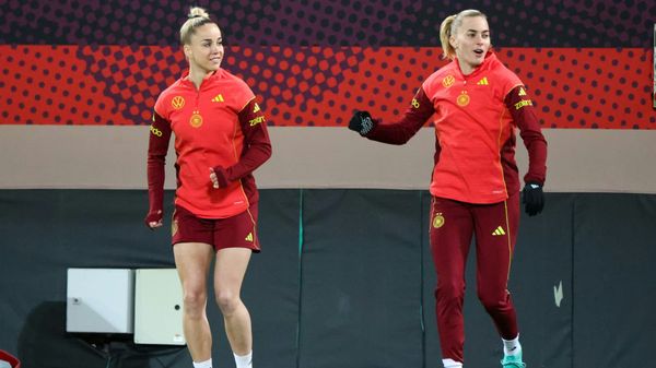 Zurück: Giulia Gwinn (l.) und Laura Freigang