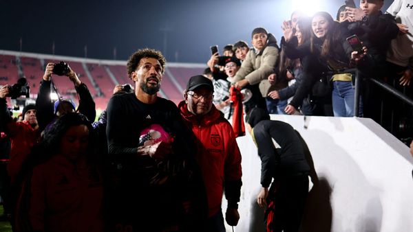 Im Fokus: Vozinha verlässt den Platz