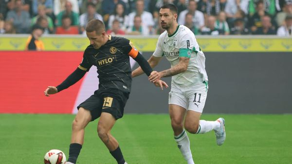 Kleindienst (r.) im Zweikampf mit Lukas Pinckert