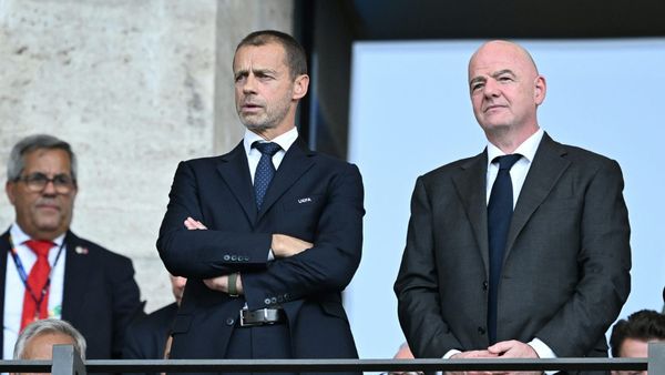 Aleksander Ceferin (l.) und Gianni Infantino